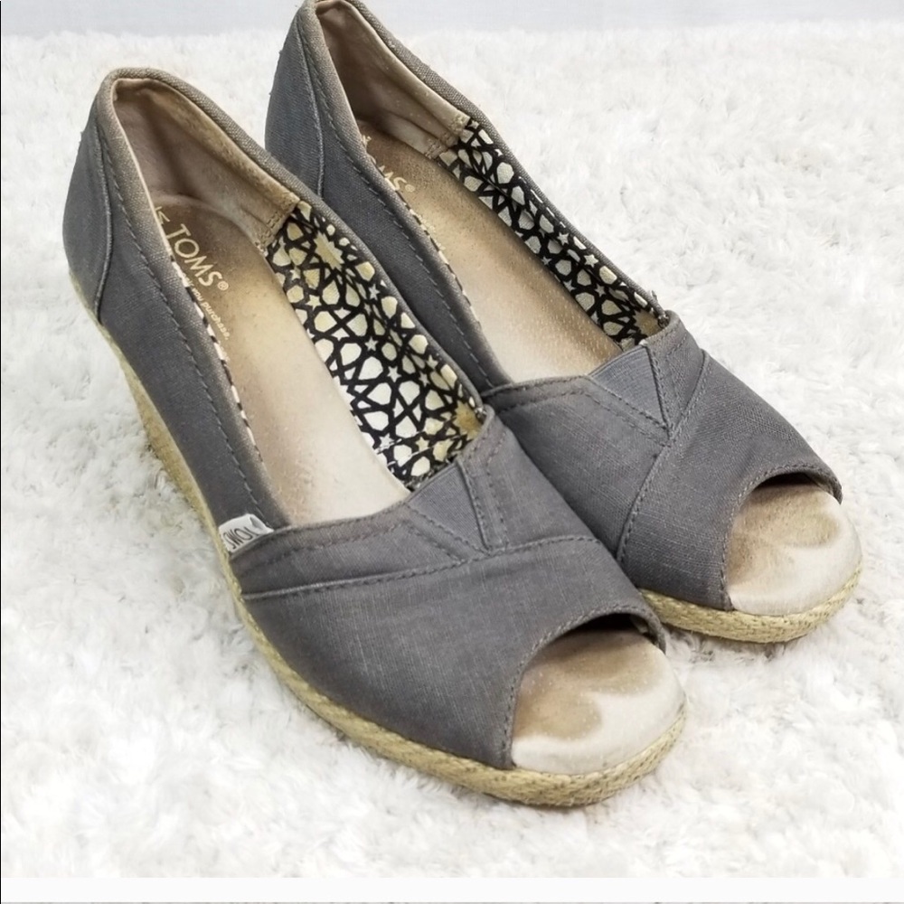 Tom gray classic peep toe wedge size 7.5